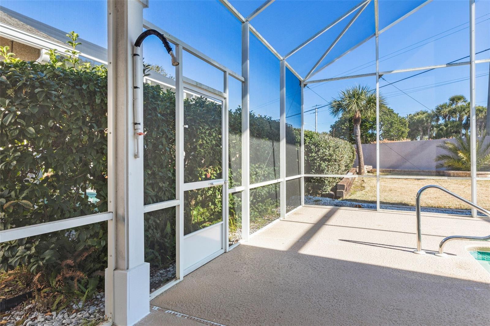 Image 29 of 70 For 204 Sea Woods Drive N