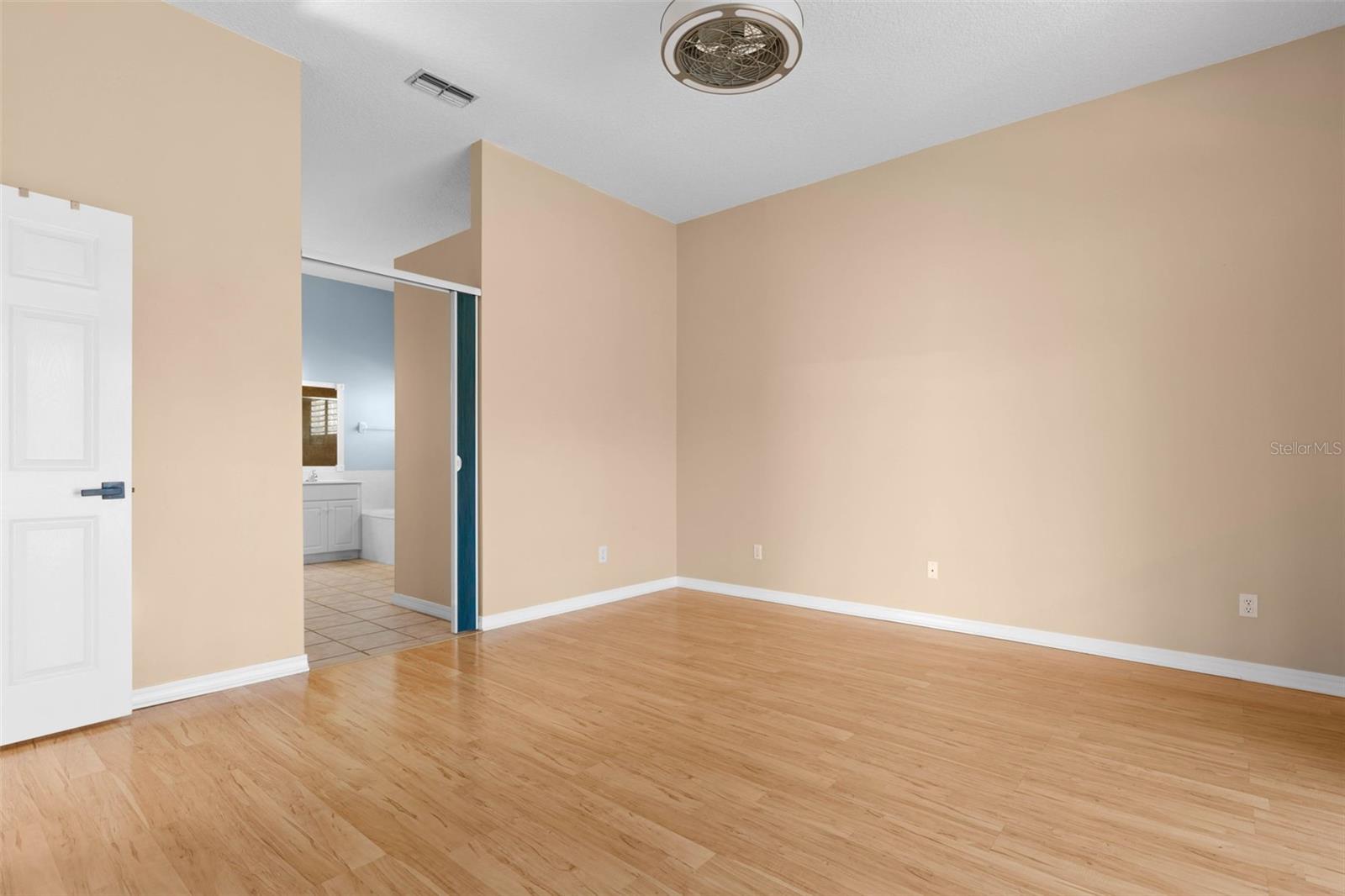 Image 39 of 70 For 204 Sea Woods Drive N