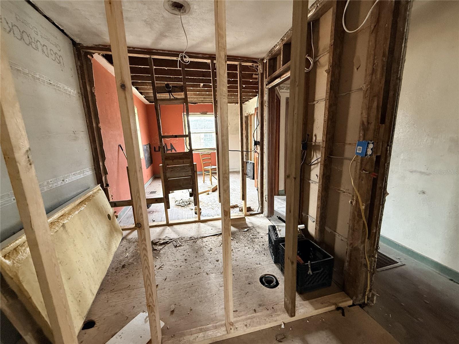 Image 5 of 7 For 283 Newcomb Street