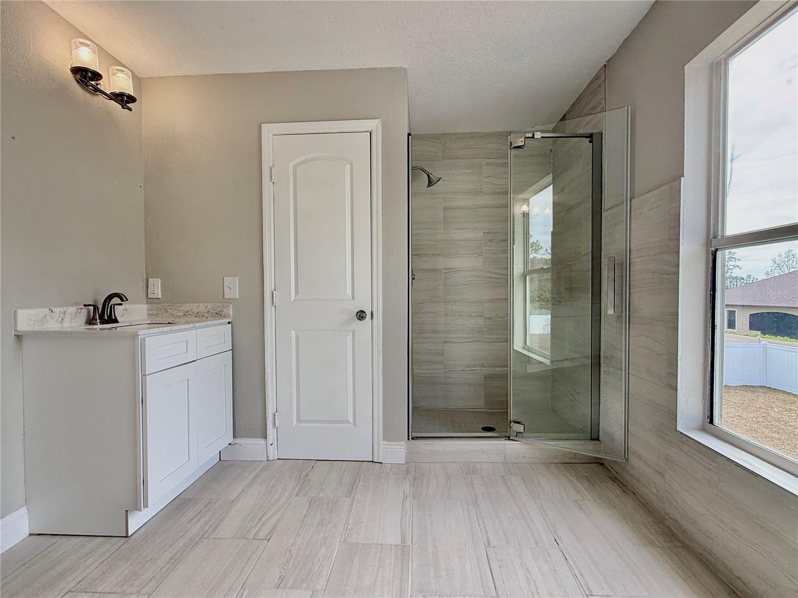 Image 33 of 44 For 34 Lloleeta Path