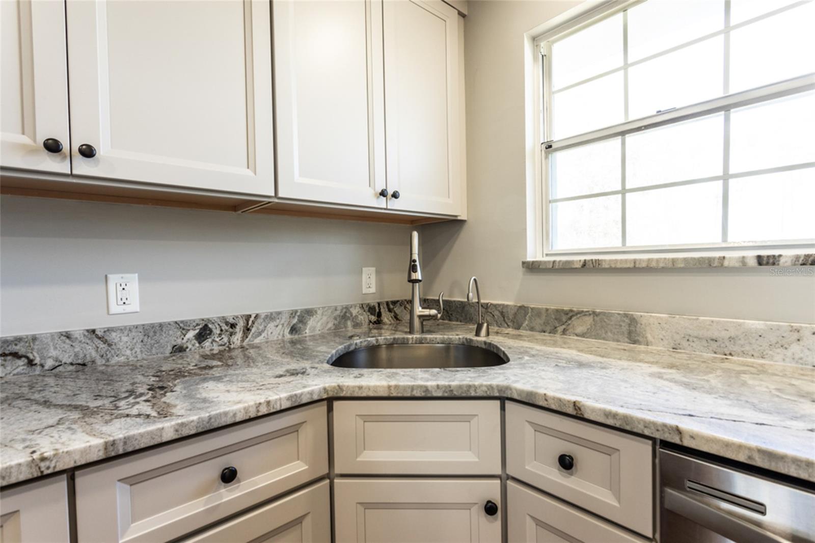 Image 15 of 50 For 1 Ryding Lane