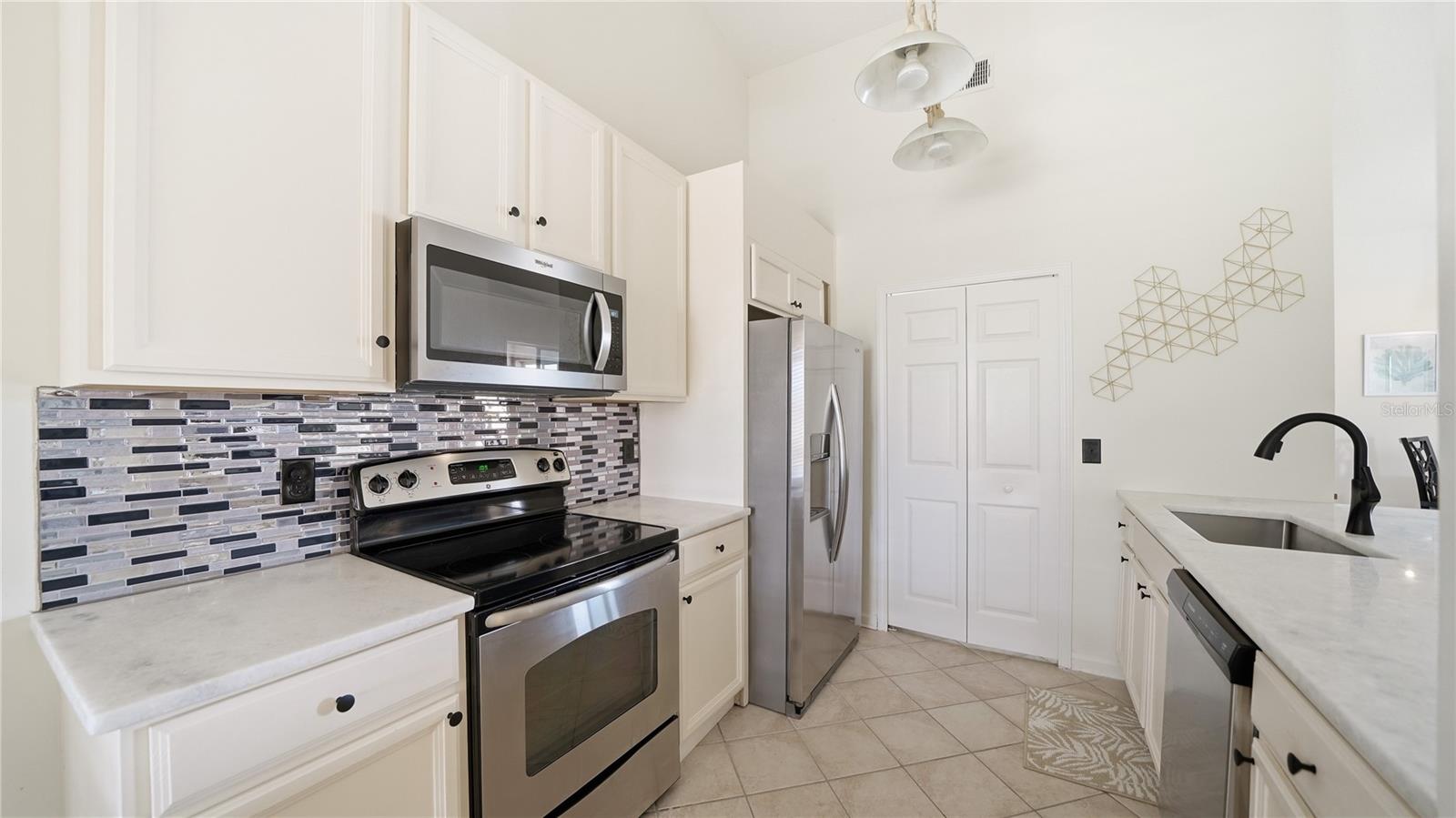 Image 12 of 53 For 705 Augusta Circle 705