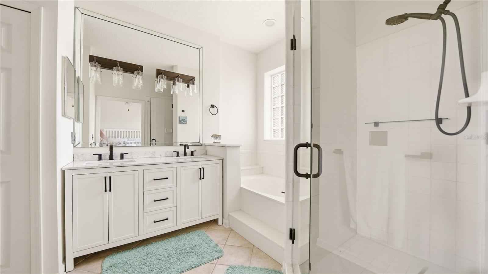 Image 21 of 53 For 705 Augusta Circle 705