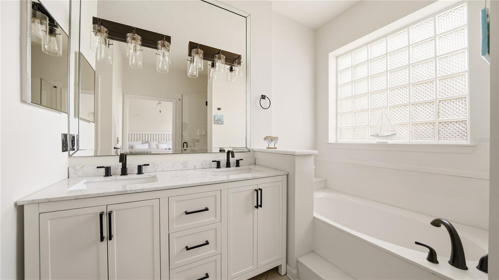 Image 22 of 53 For 705 Augusta Circle 705