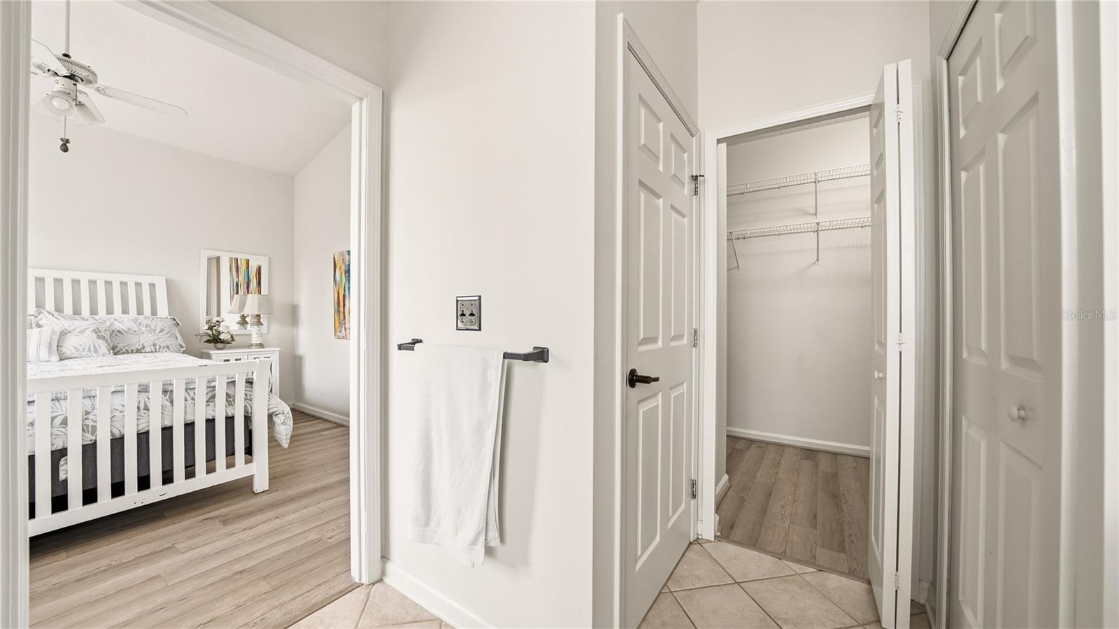 Image 25 of 53 For 705 Augusta Circle 705