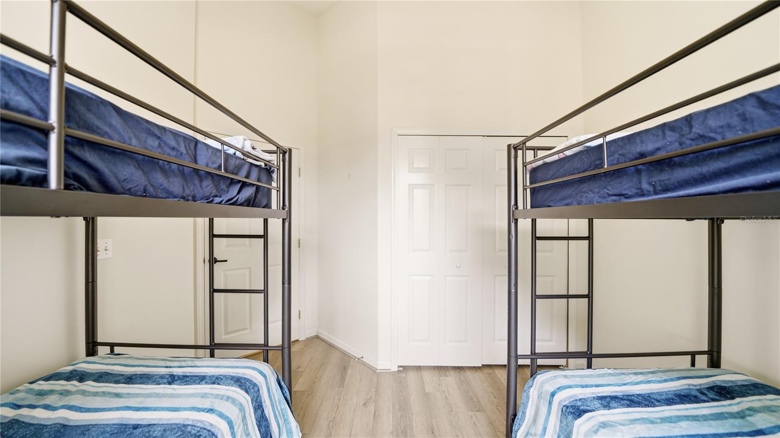 Image 32 of 53 For 705 Augusta Circle 705