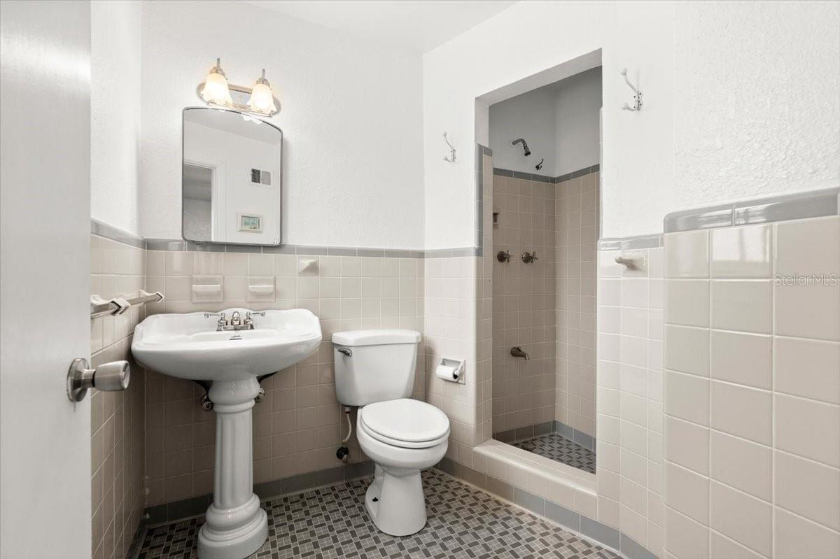 Image 38 of 58 For 1026 Bel Aire Drive