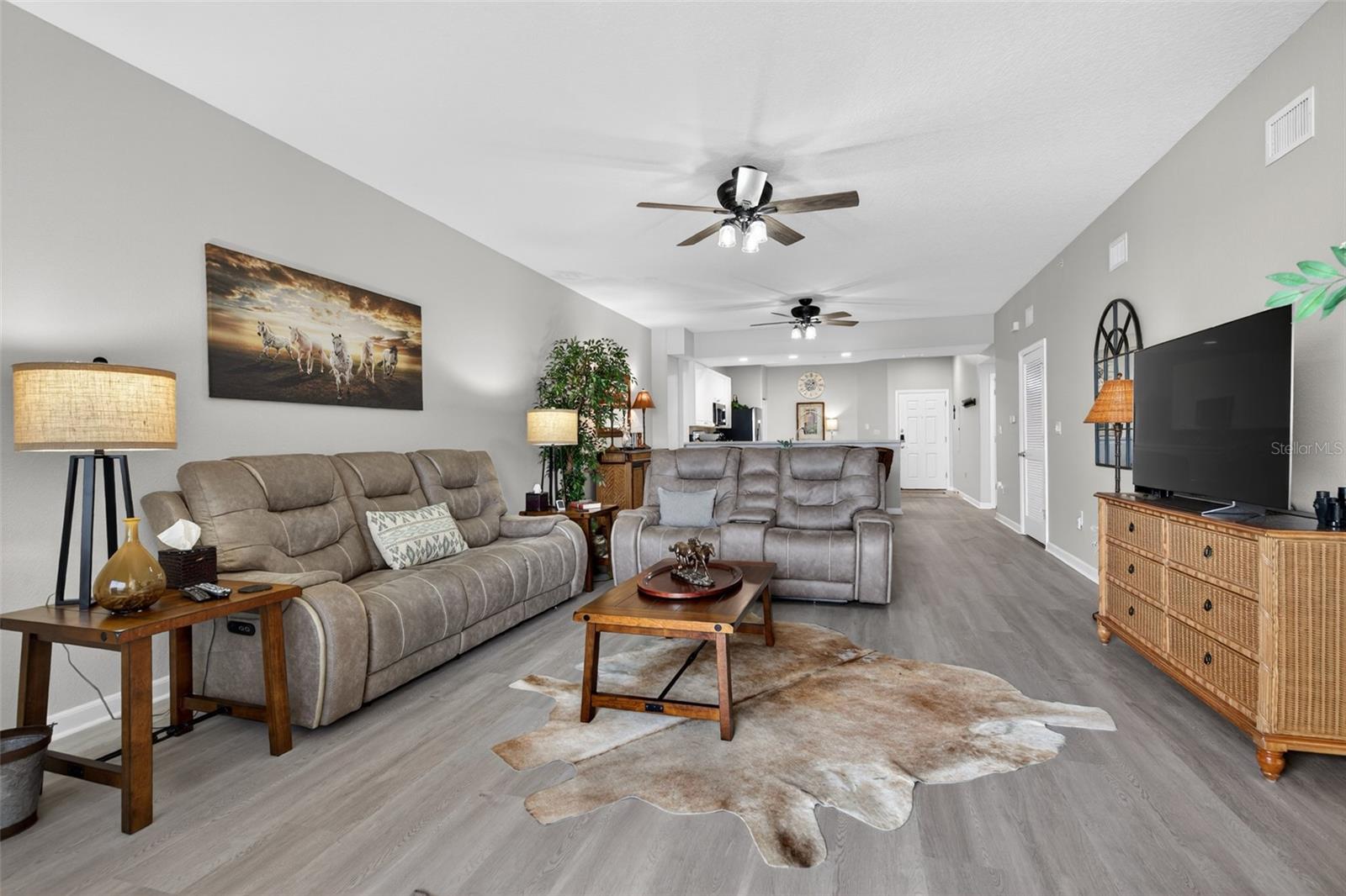 Image 10 of 78 For 80 Surfview Drive 811