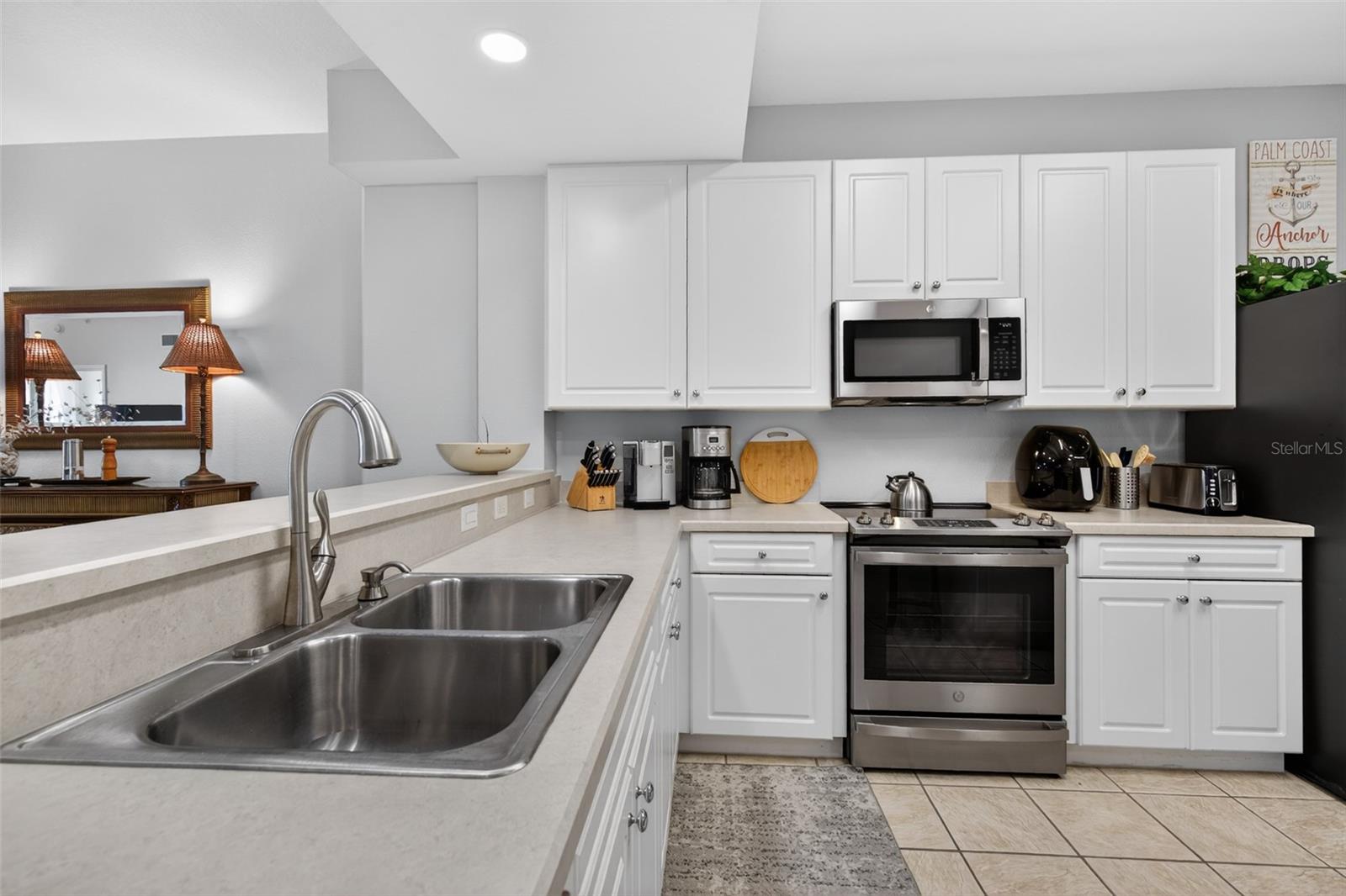 Image 12 of 78 For 80 Surfview Drive 811