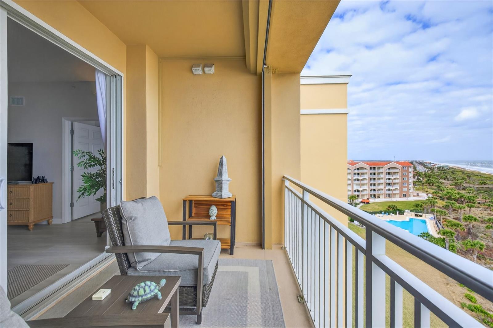 Image 15 of 78 For 80 Surfview Drive 811