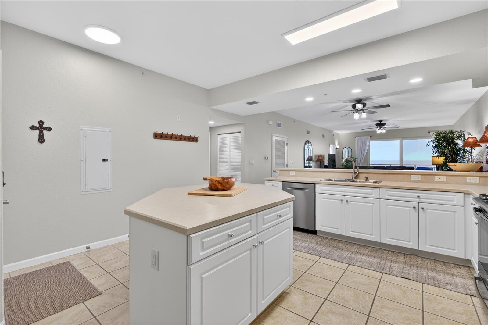 Image 2 of 78 For 80 Surfview Drive 811