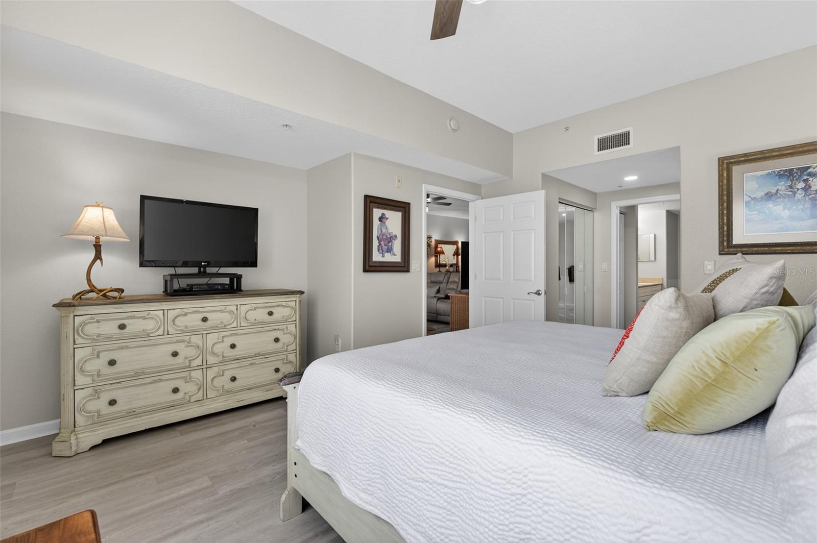 Image 20 of 78 For 80 Surfview Drive 811