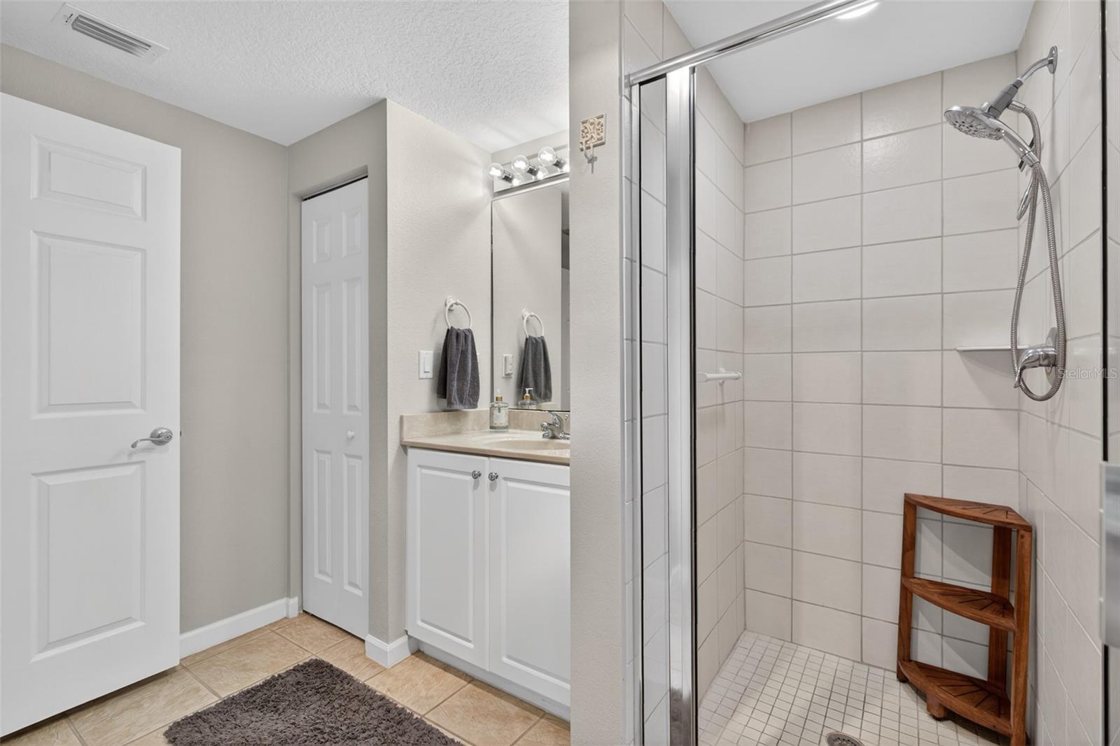 Image 22 of 78 For 80 Surfview Drive 811