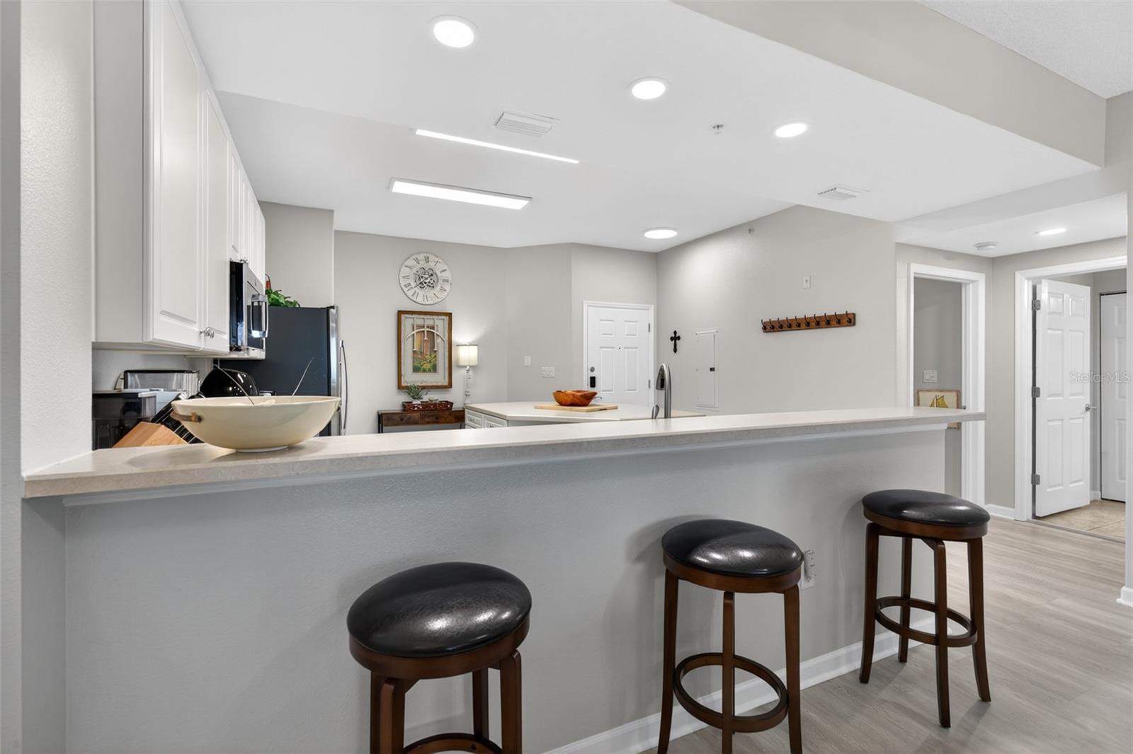 Image 3 of 78 For 80 Surfview Drive 811