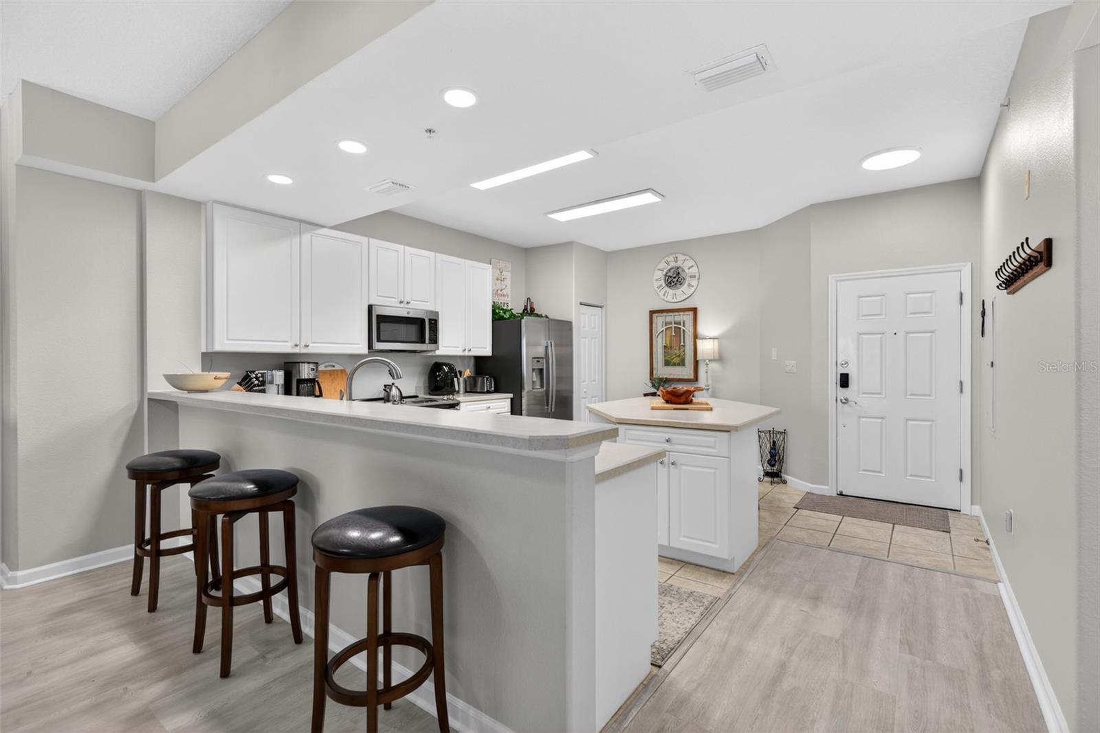 Image 36 of 78 For 80 Surfview Drive 811