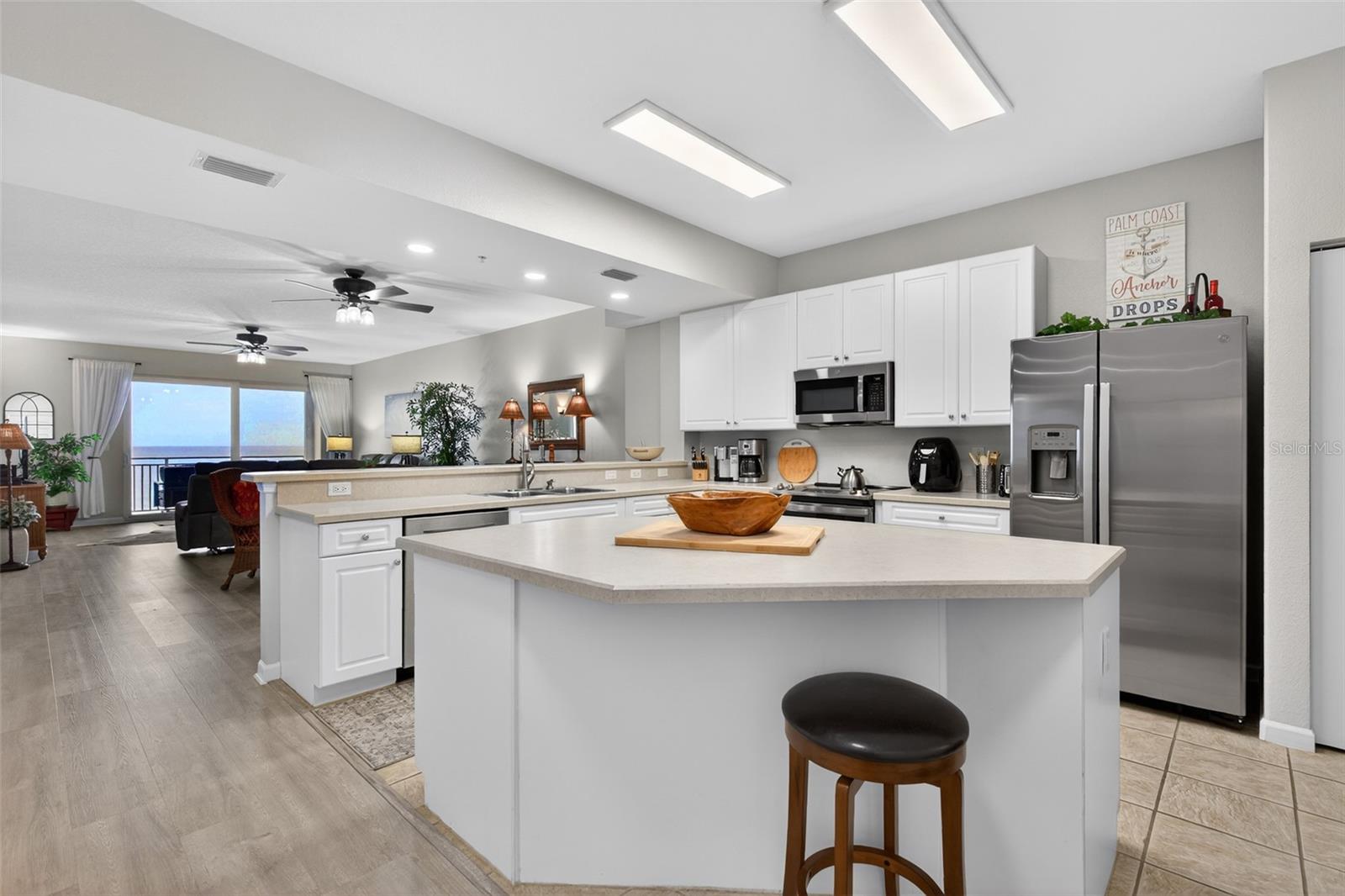 Image 37 of 78 For 80 Surfview Drive 811