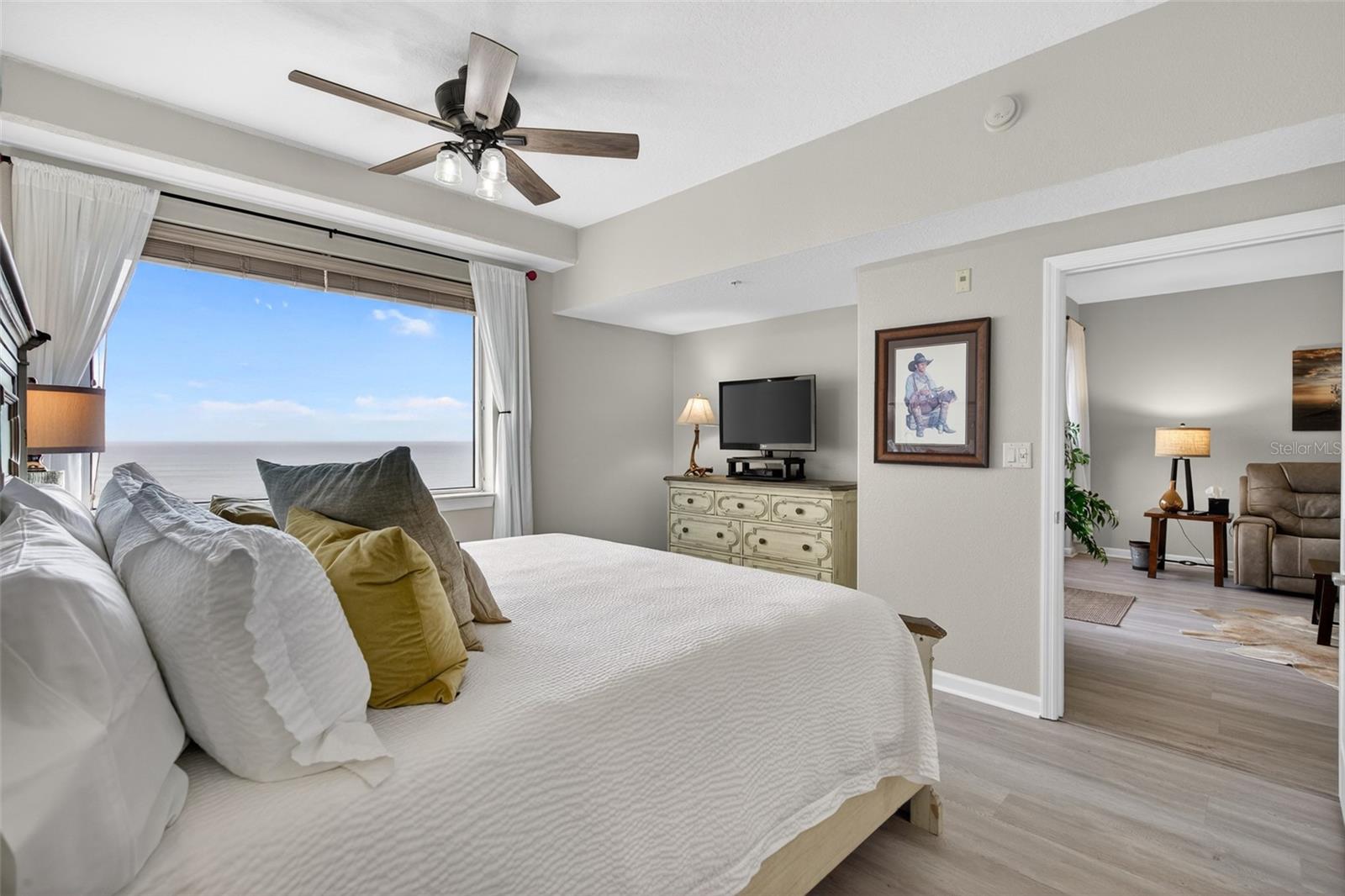 Image 42 of 78 For 80 Surfview Drive 811