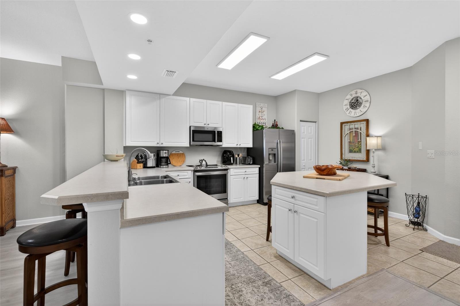 Image 5 of 78 For 80 Surfview Drive 811