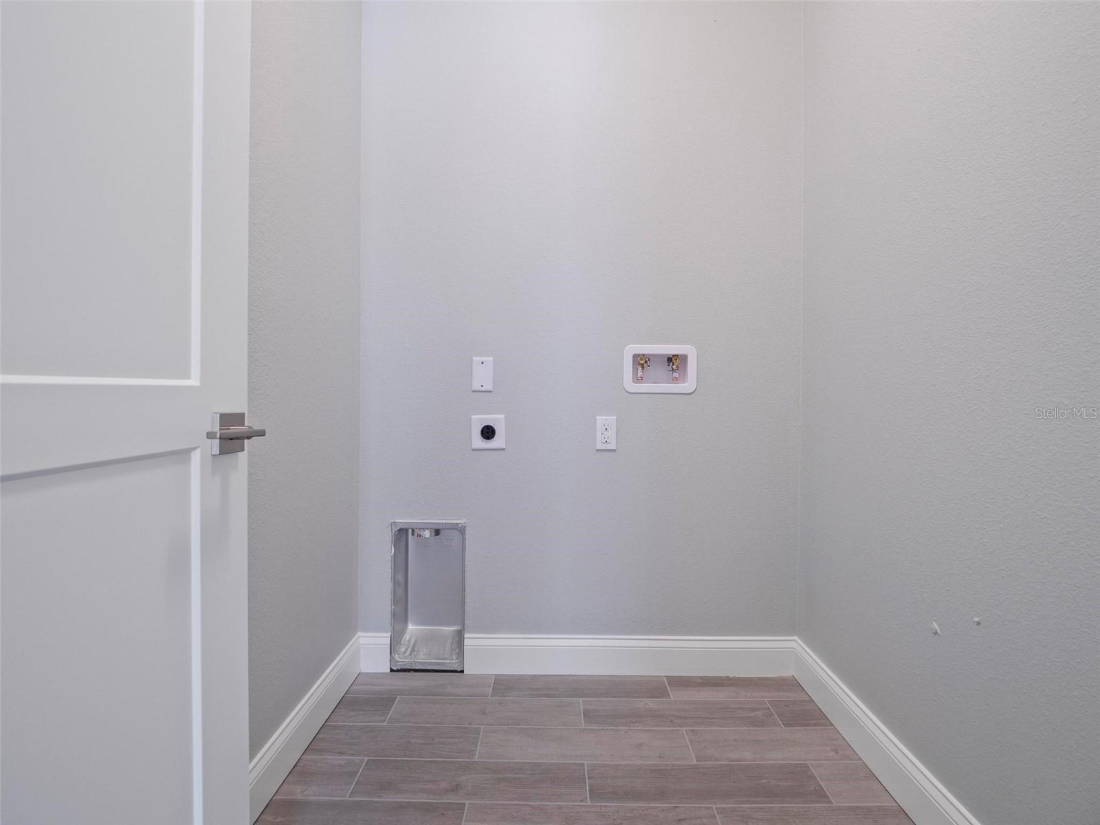 Image 37 of 62 For 127 Ullian Trail A