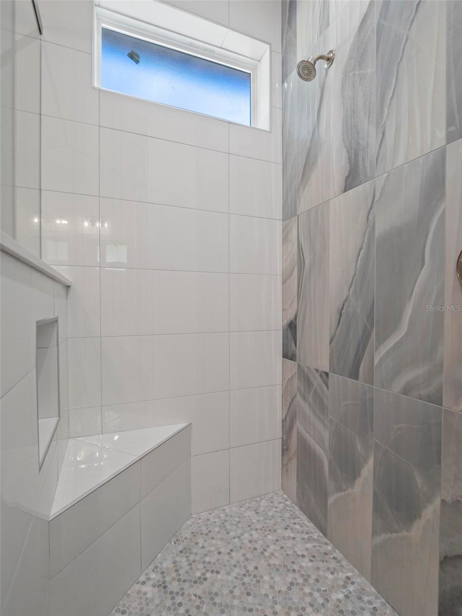 Image 18 of 24 For 127 Ullian Trail B