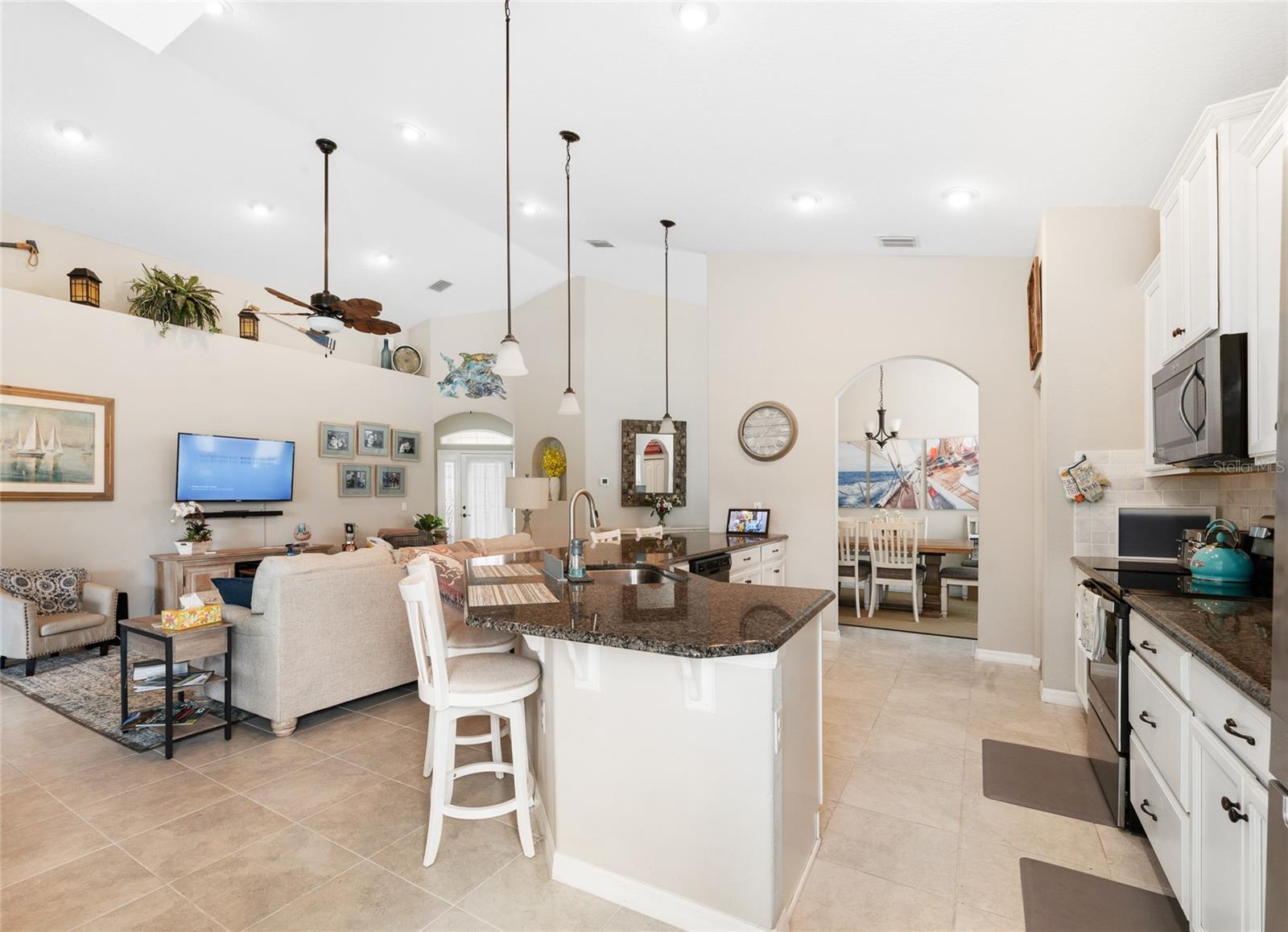 Image 6 of 37 For 107 Park Place Circle