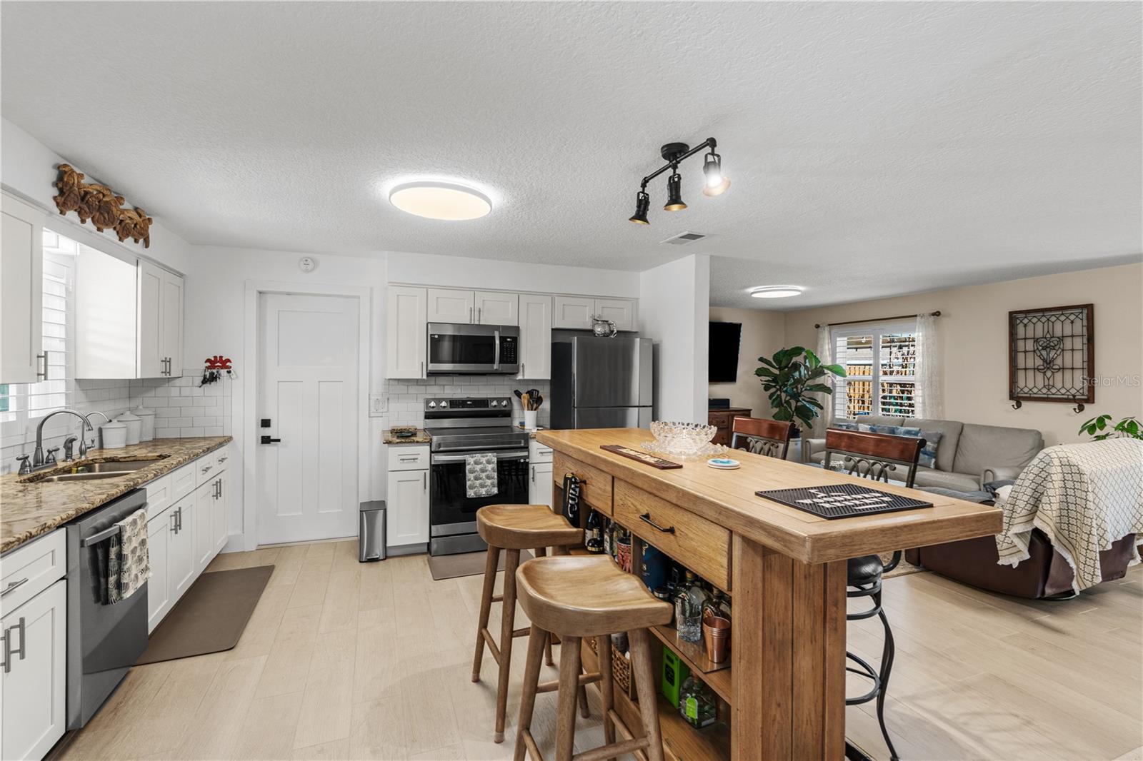 Image 16 of 36 For 2005 Oriole Lane