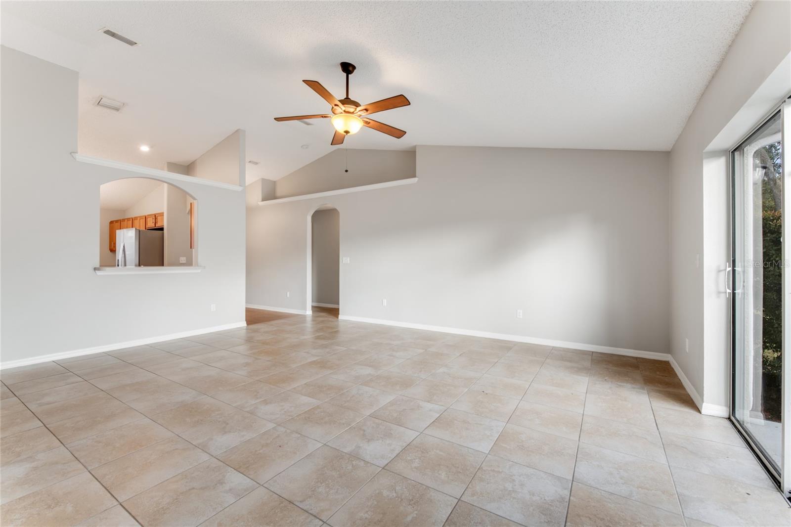 Image 14 of 26 For 209 Parkview Drive