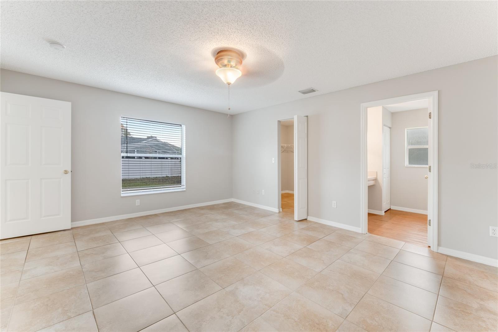 Image 17 of 26 For 209 Parkview Drive