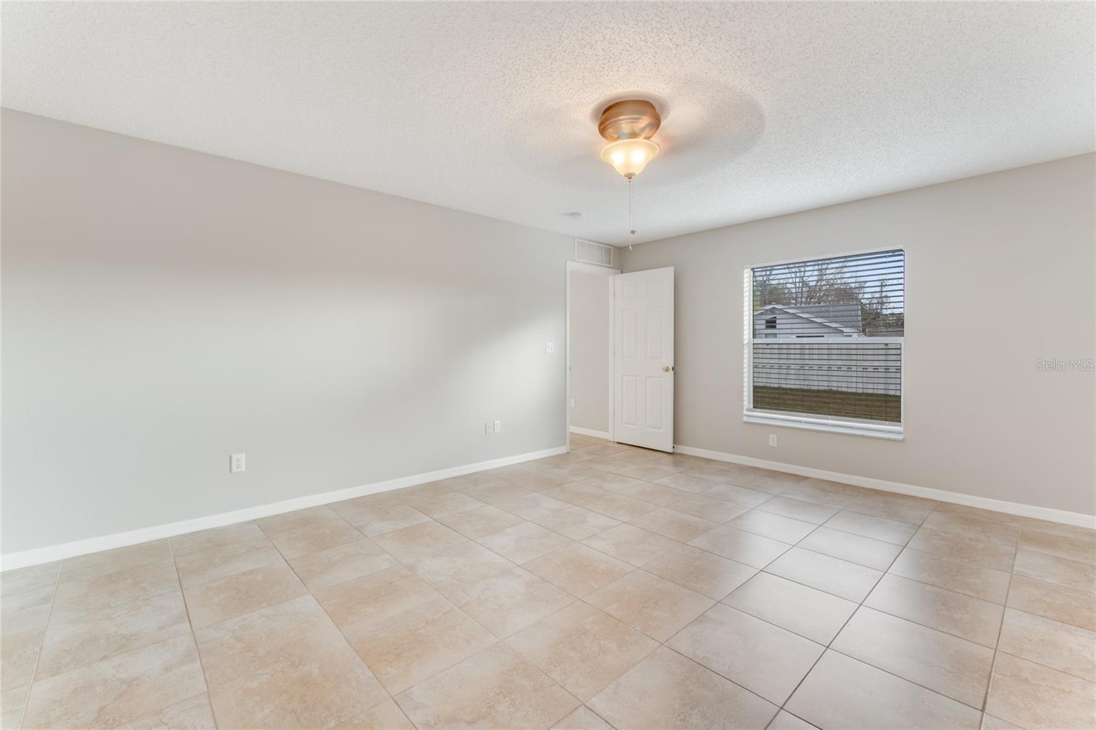 Image 18 of 26 For 209 Parkview Drive