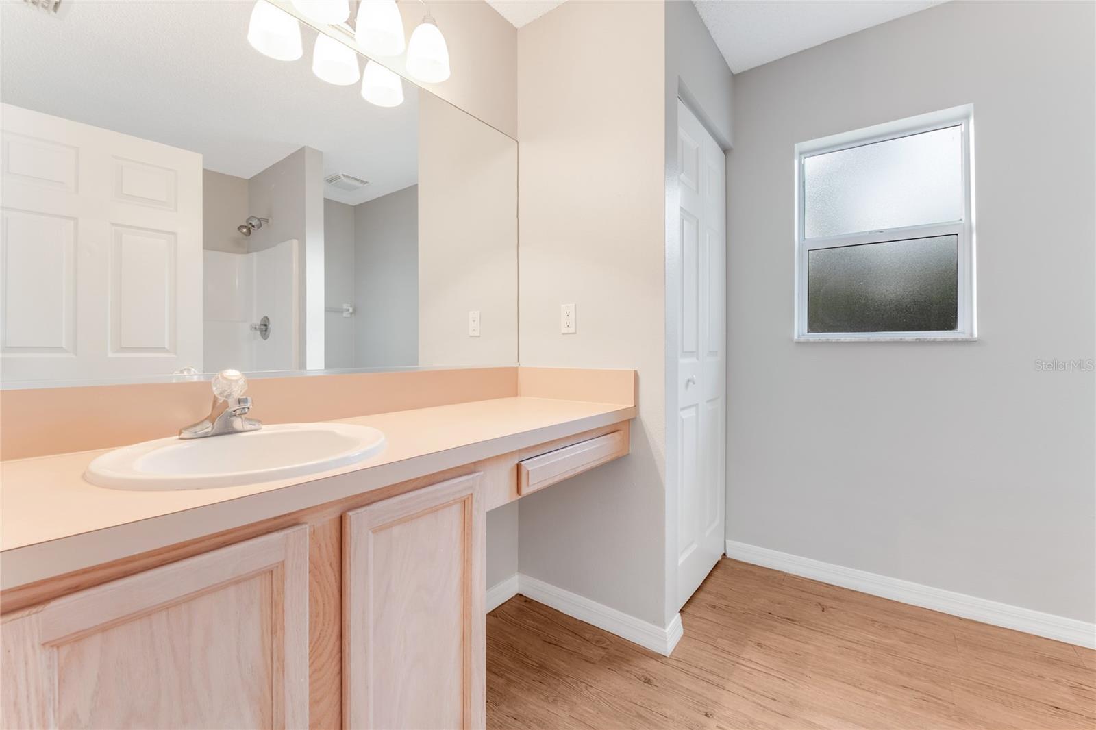 Image 19 of 26 For 209 Parkview Drive