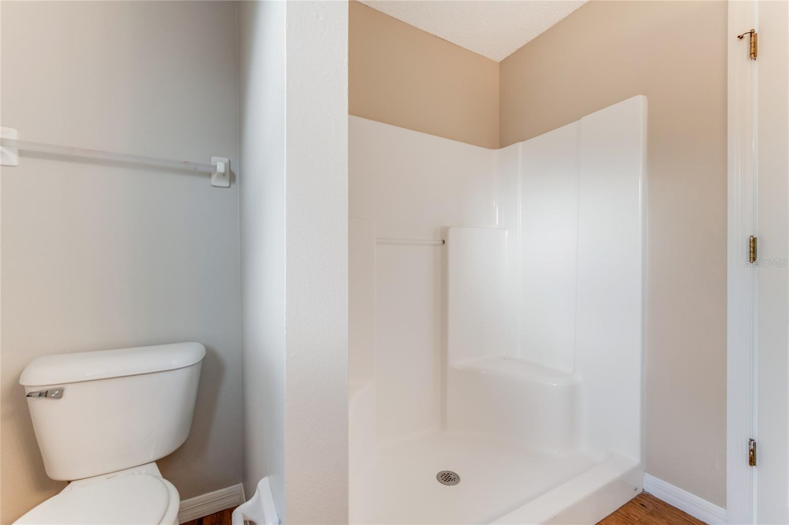 Image 20 of 26 For 209 Parkview Drive