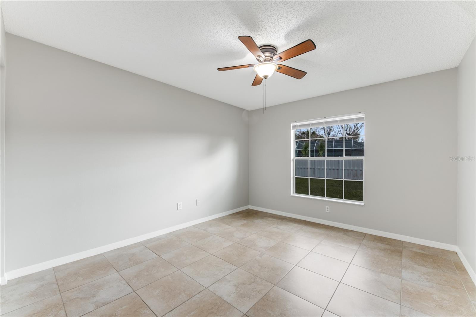 Image 9 of 26 For 209 Parkview Drive