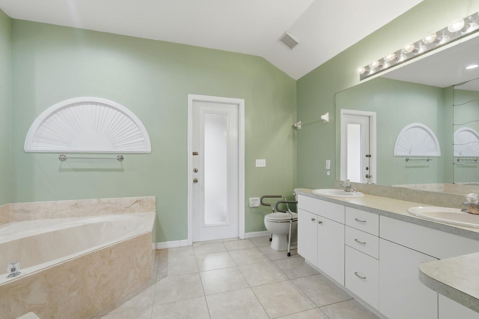 Image 16 of 28 For 2270 Carson Lane