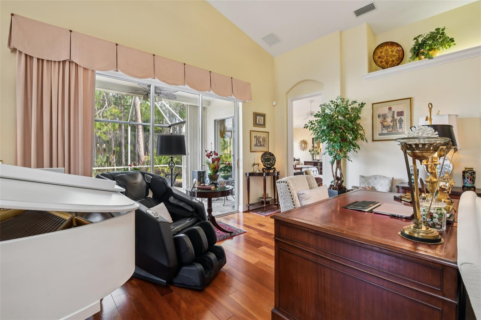 Image 10 of 79 For 1433 Areca Palm Drive