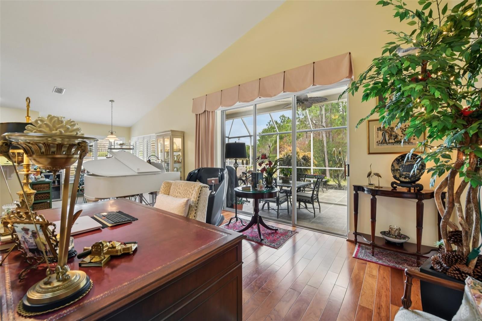 Image 11 of 79 For 1433 Areca Palm Drive