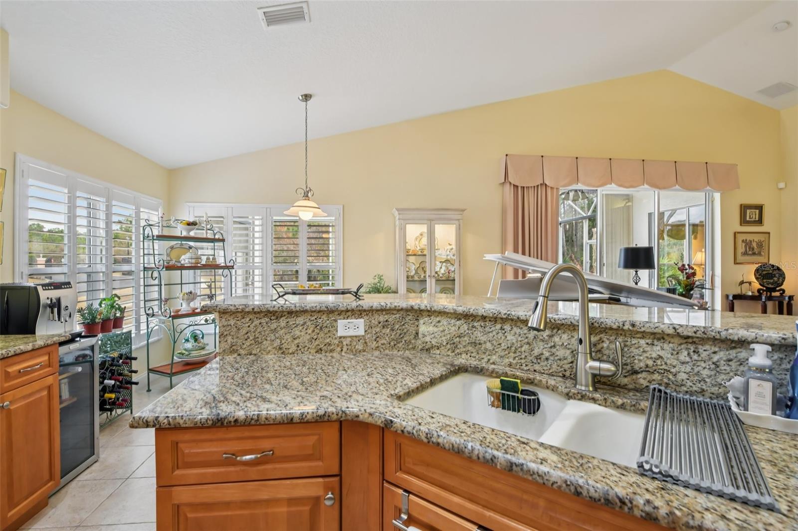 Image 21 of 79 For 1433 Areca Palm Drive