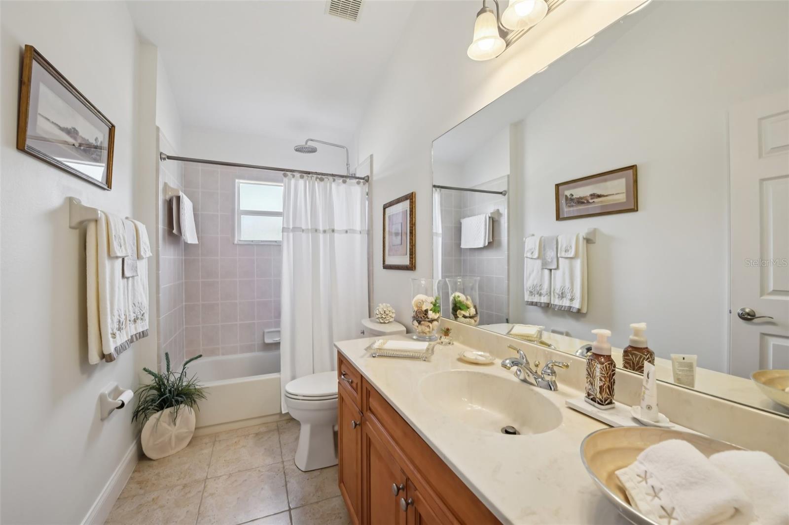 Image 26 of 79 For 1433 Areca Palm Drive