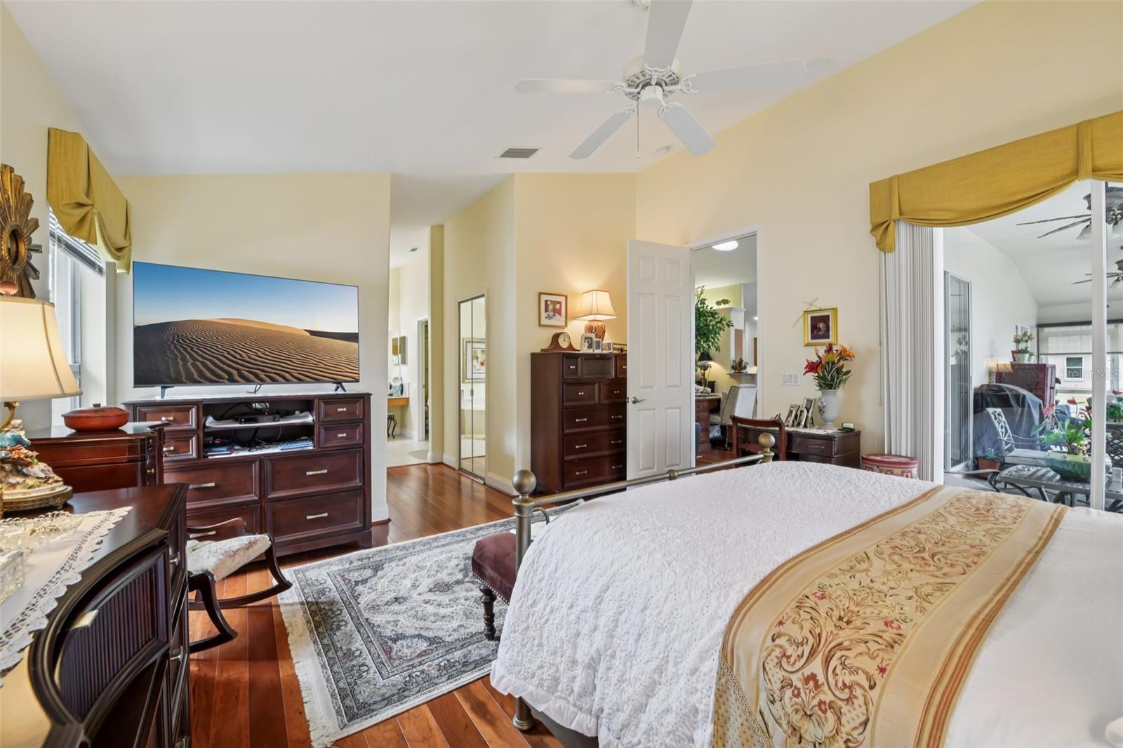 Image 33 of 79 For 1433 Areca Palm Drive