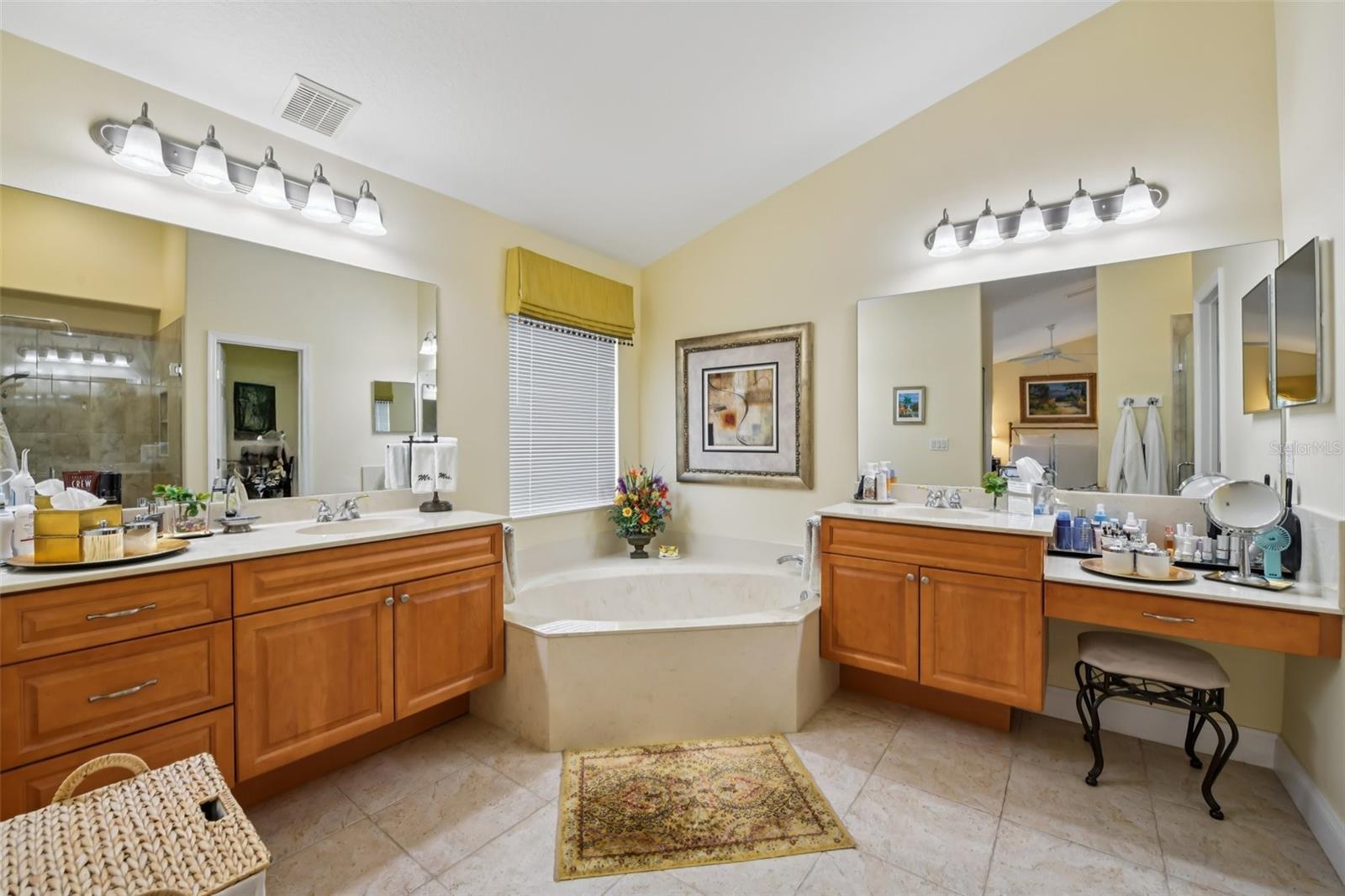 Image 35 of 79 For 1433 Areca Palm Drive