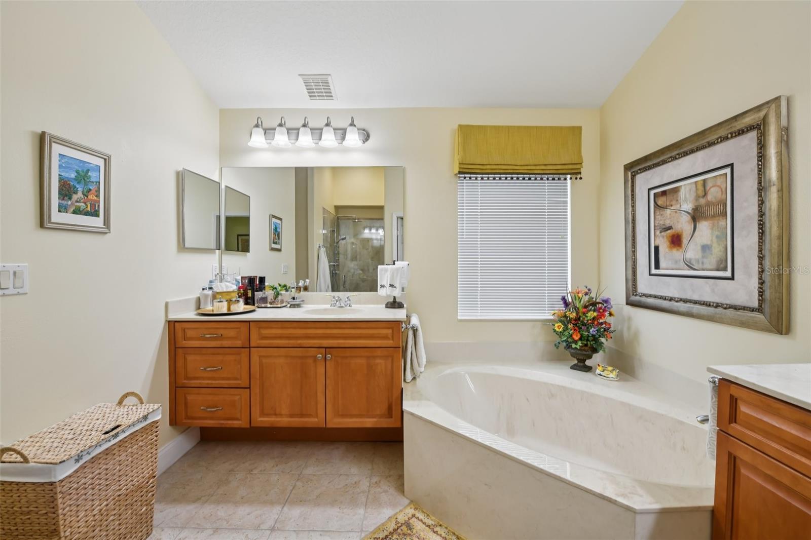 Image 36 of 79 For 1433 Areca Palm Drive