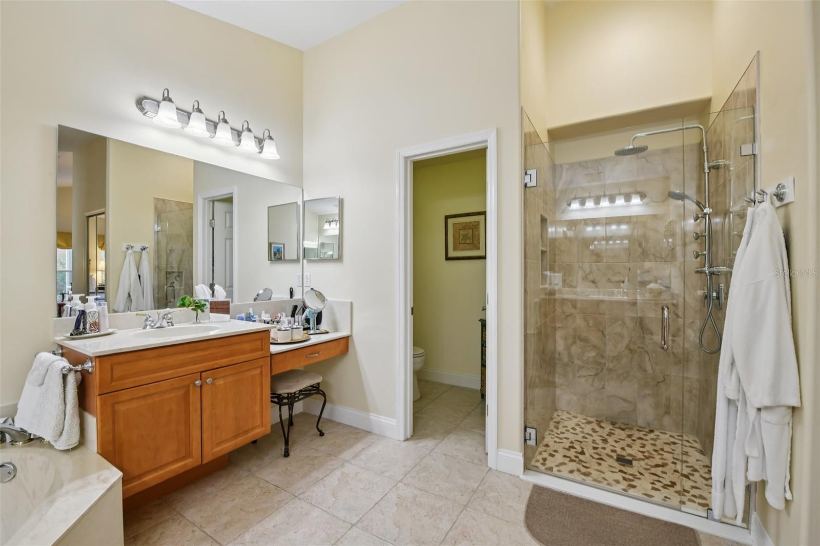 Image 37 of 79 For 1433 Areca Palm Drive