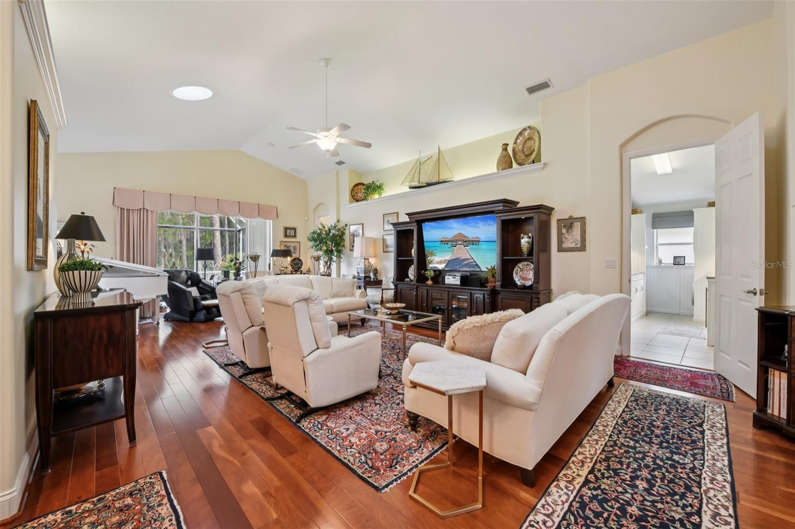 Image 6 of 79 For 1433 Areca Palm Drive