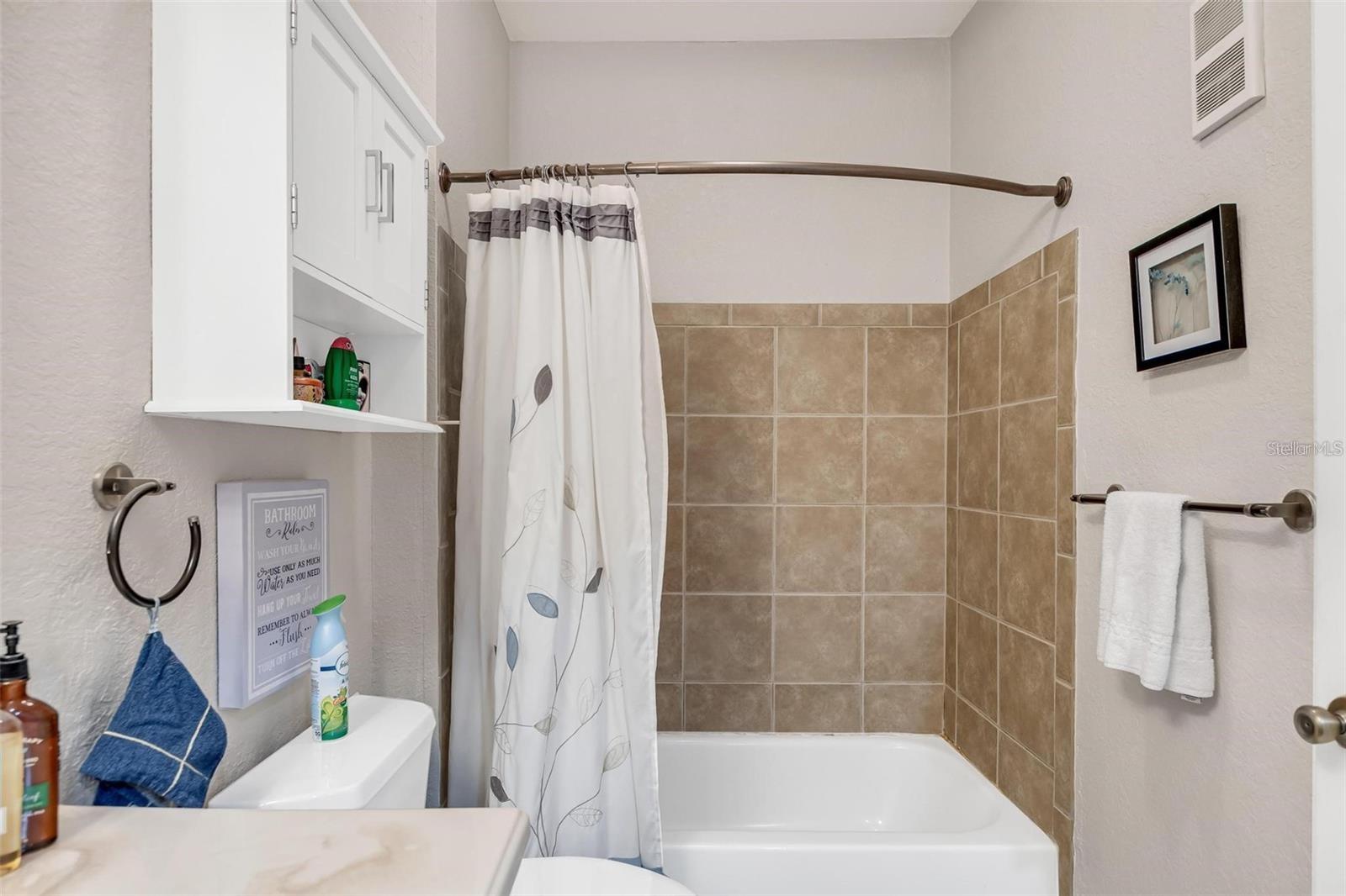 Image 21 of 35 For 829 Camargo Way 209