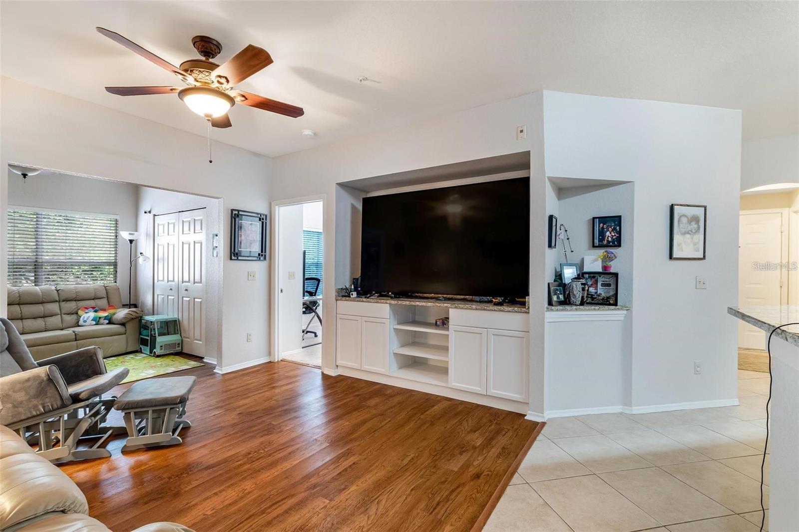 Image 8 of 35 For 829 Camargo Way 209