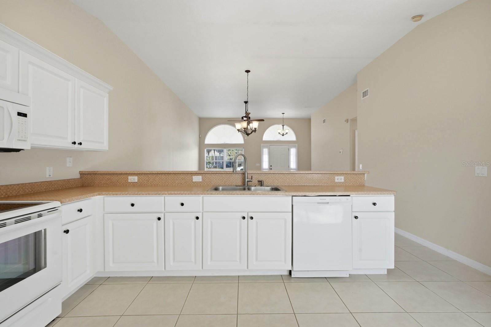 Image 13 of 31 For 5 Lynn Place A