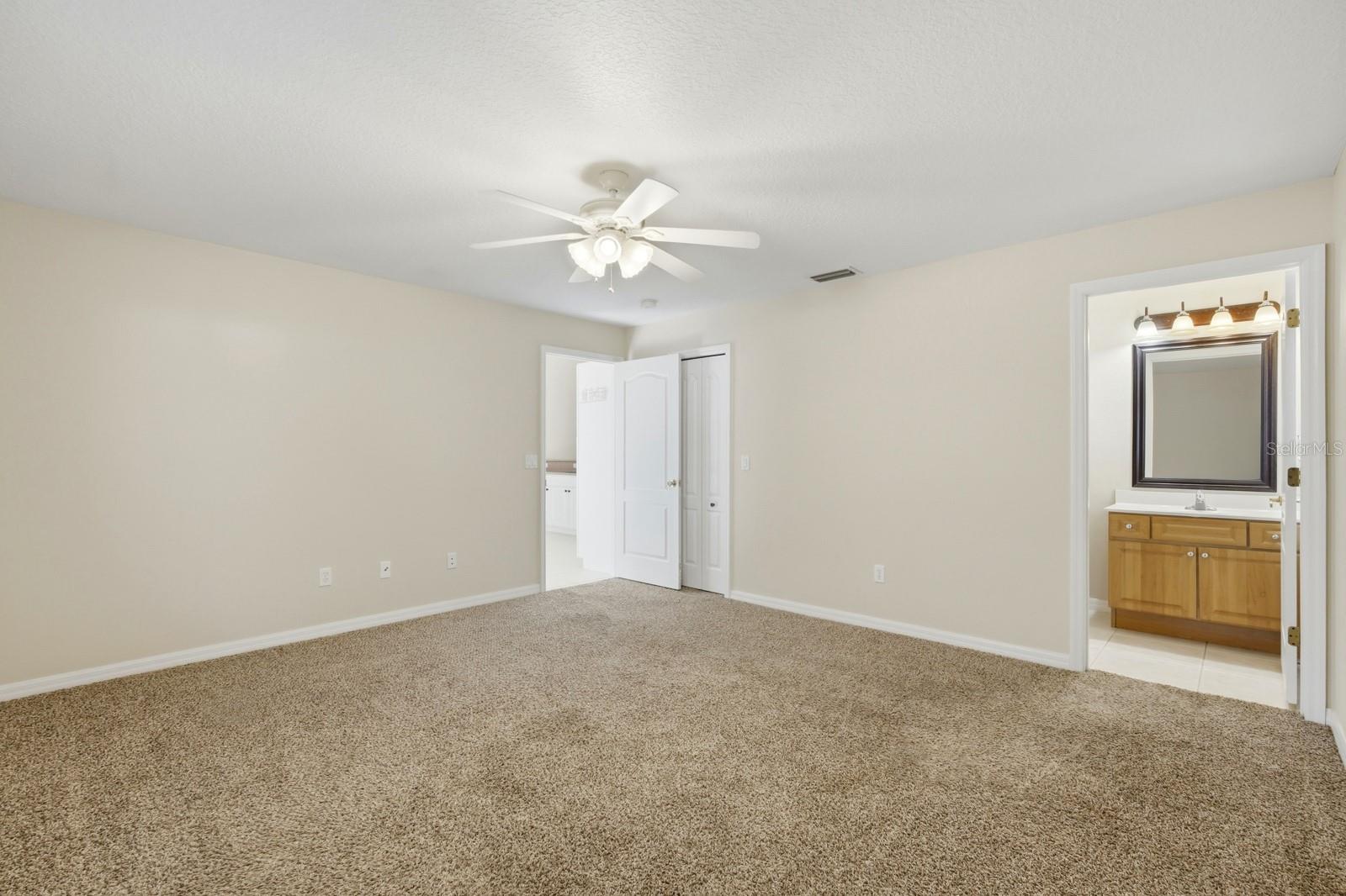 Image 4 of 31 For 5 Lynn Place A