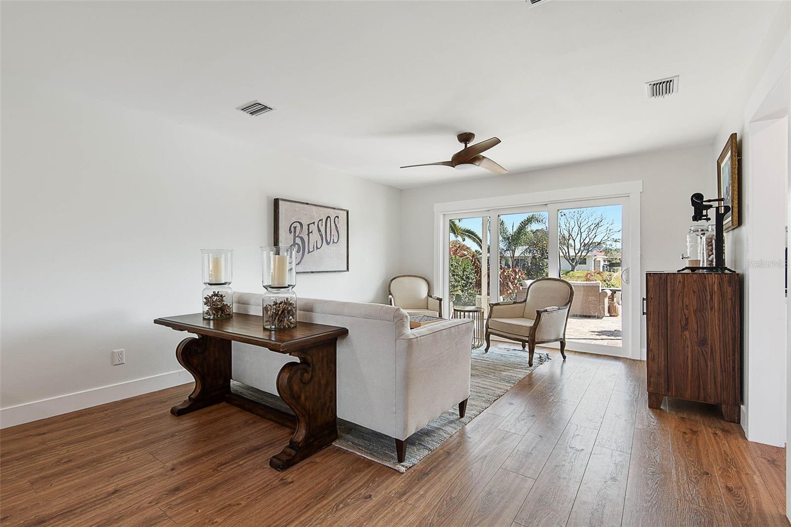 Image 11 of 100 For 15 Colony Court