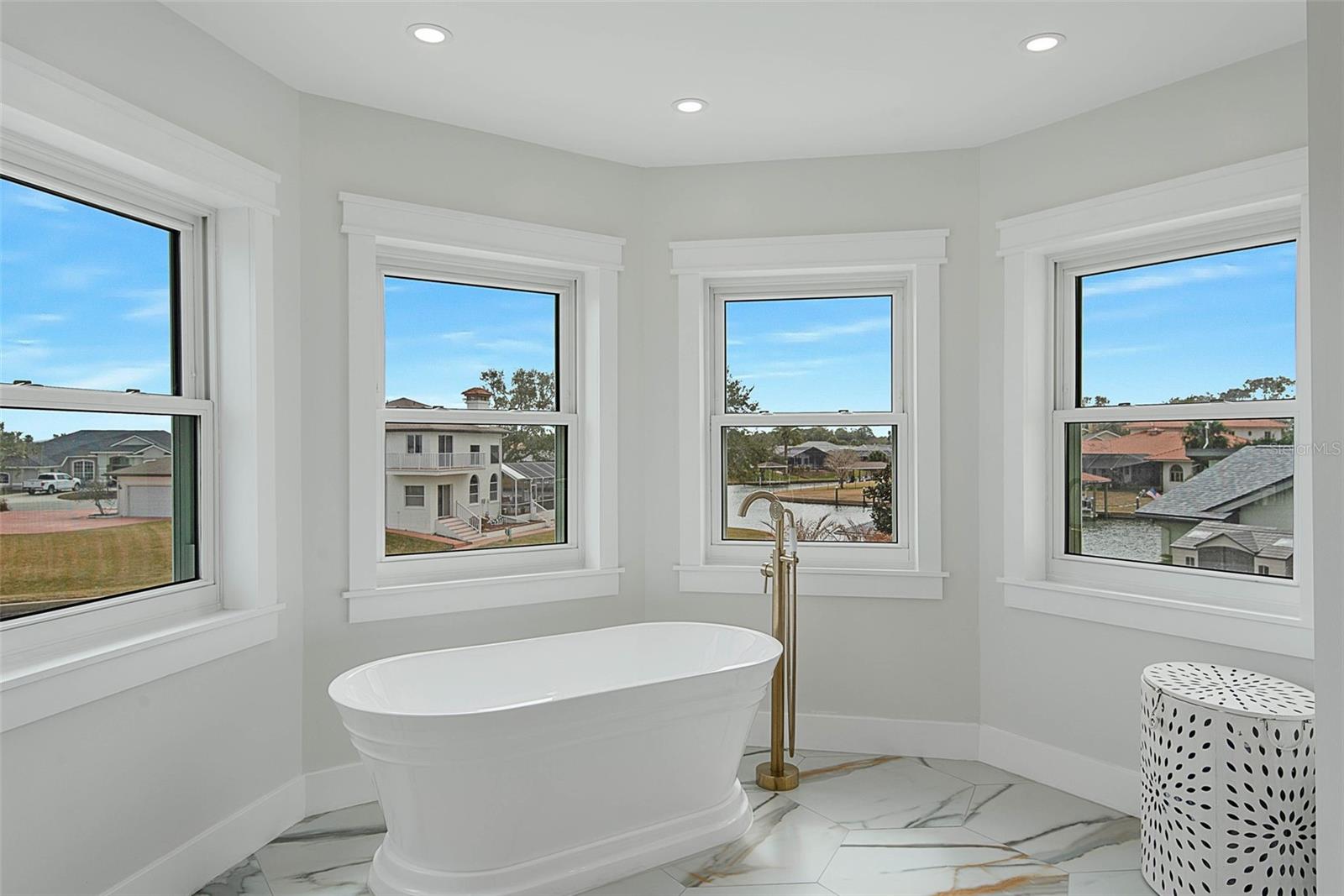 Image 40 of 100 For 15 Colony Court