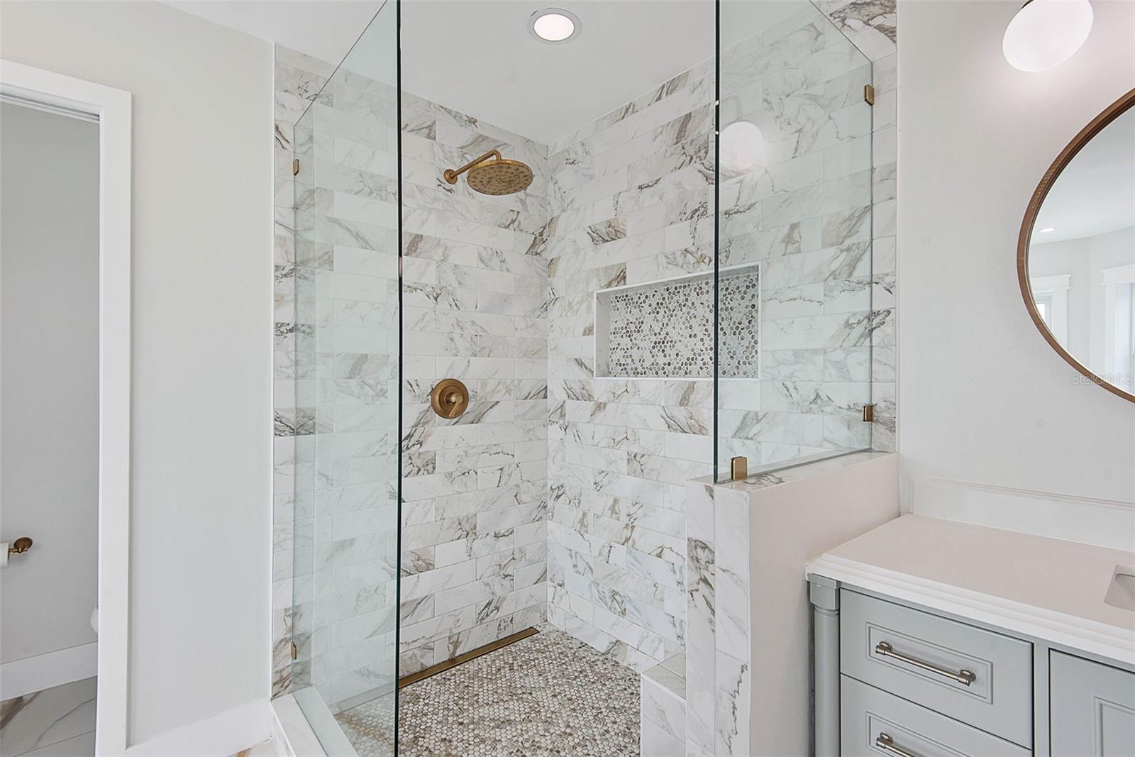 Image 42 of 100 For 15 Colony Court