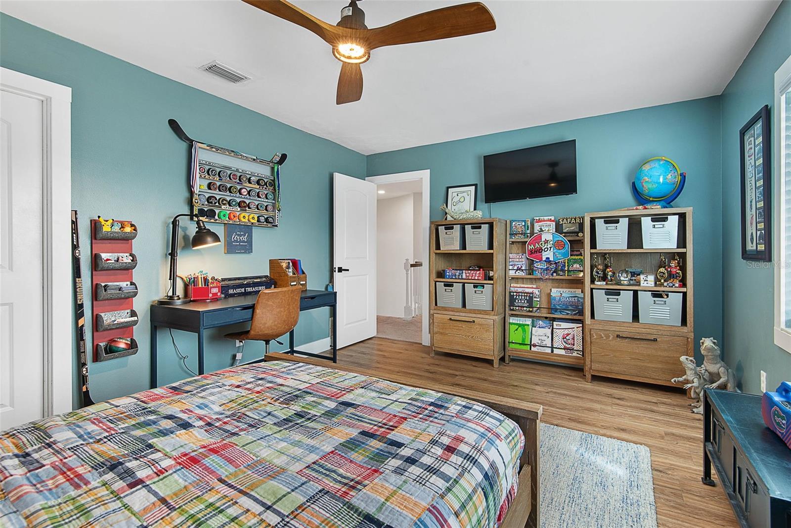 Image 49 of 100 For 15 Colony Court